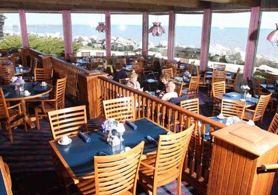 Lighthouse Inn - Two Rivers Restaurant photo